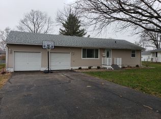 3047 Lakeland Rd, Decatur, IL 62521