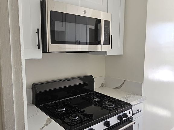 4th image of 455 N Genesee Ave APT 205