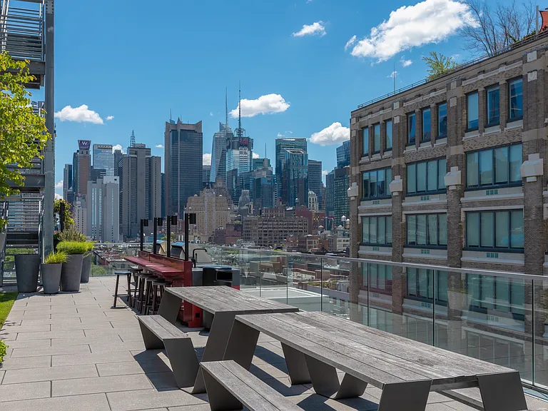 547 W 47th St #Penthouse 1 — Photo 14