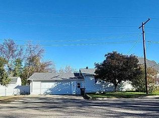 124 1st St NW, Rugby, ND 58368