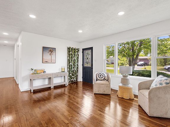 5th image of 4851 N Clover Ln