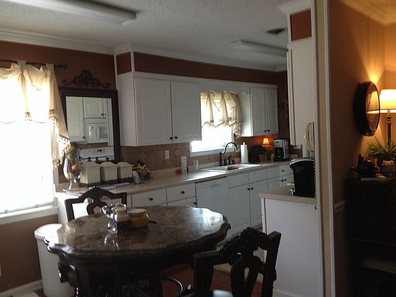 2nd image of 1101 Leawood St