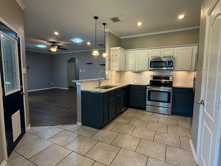 Kitchen 1