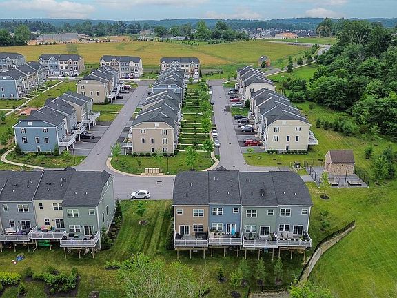 2nd image of 257 Sugar Maple Sq