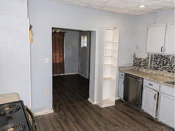2nd image of 280 Fairburn Rd NW