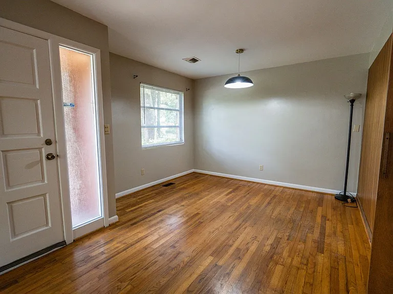 2103 Evergreen Dr — Photo 4