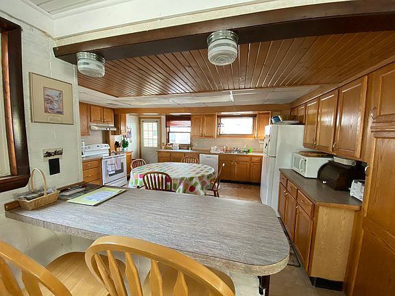 Bar and kitchen