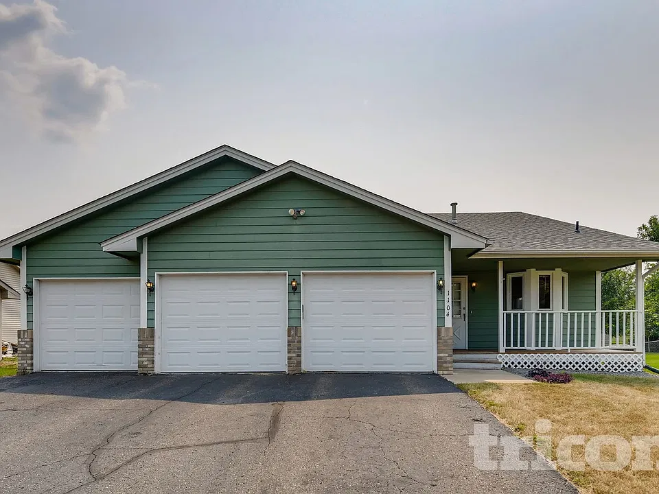 1104 142nd Ln NW