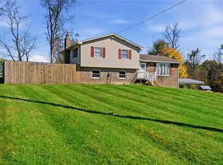 501 Scanga Dr, New Kensington, PA 15068