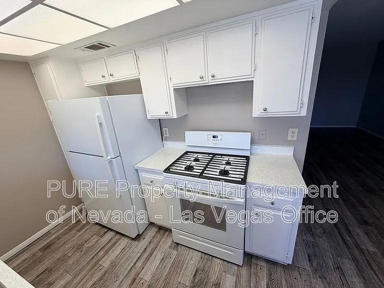 1405 Vegas Valley Dr #52-bldg 7 — Photo 10
