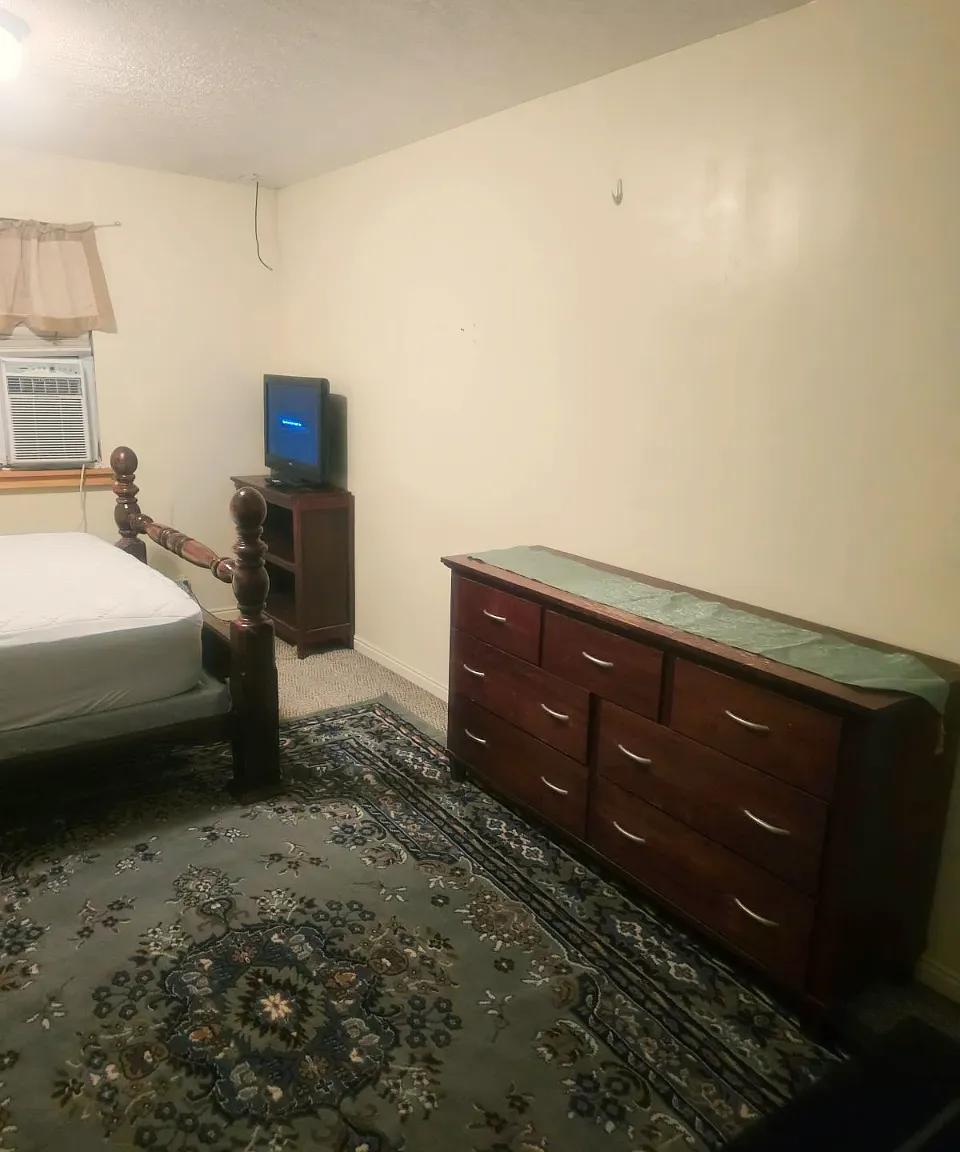 3 bed, 1786 sqft, $1,000 — Photo 3