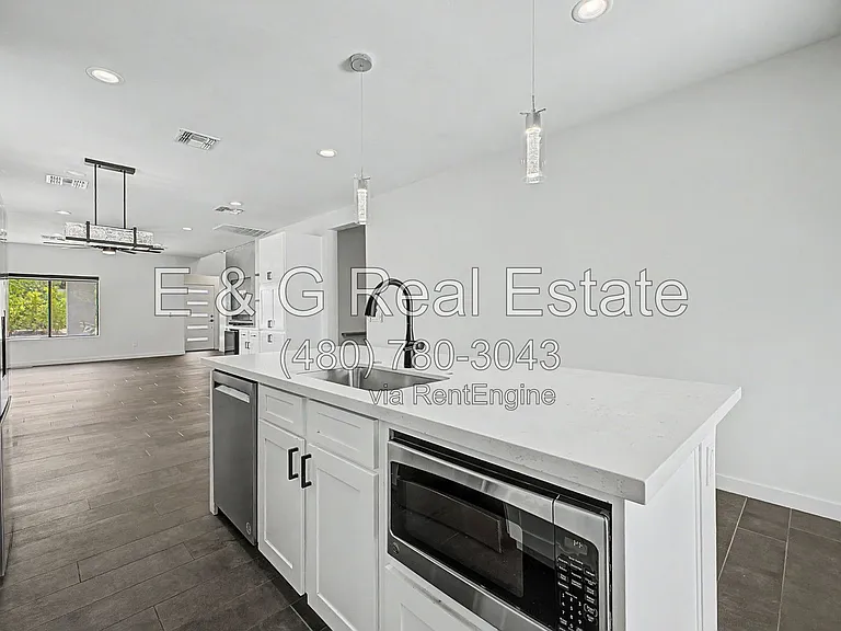 2312 E Curnow Dr — Photo 13