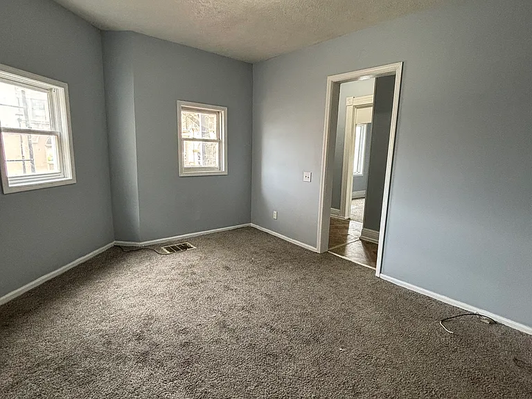 19 Grand Ave #5 — Photo 8