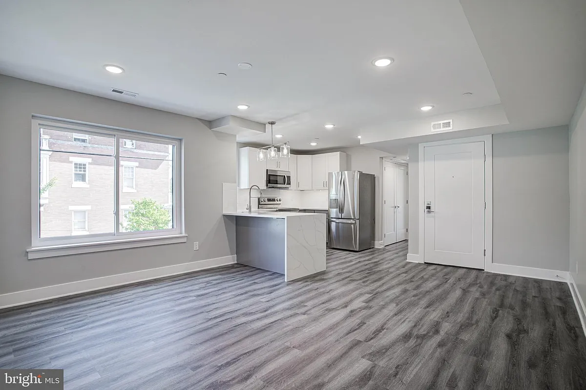 Building Photo - 540 S 52nd St #2