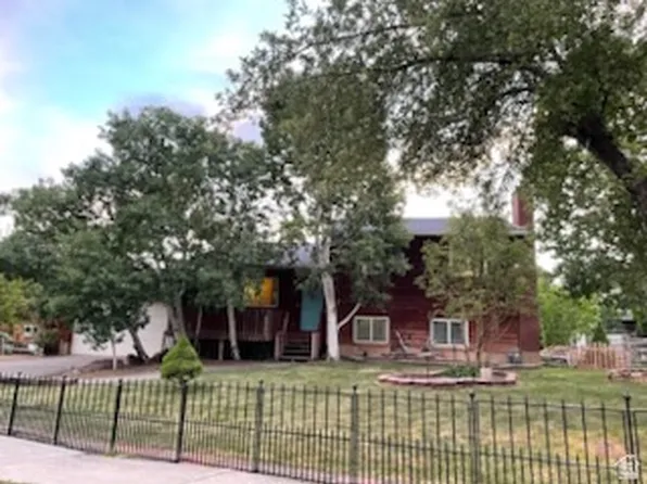 9905 N Meadow Dr, Cedar Hills, UT 84062