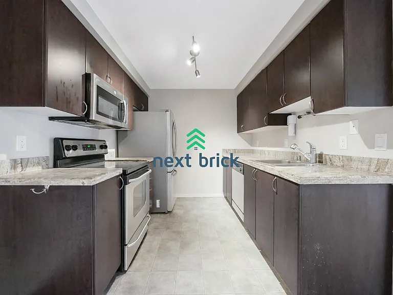 224 9th St #G301 — Photo 5