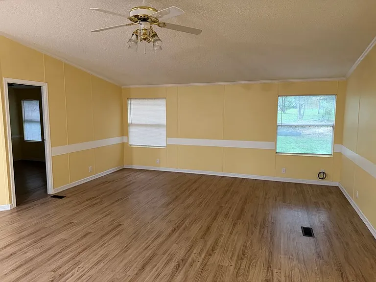 220 Jeffery Dr — Photo 6