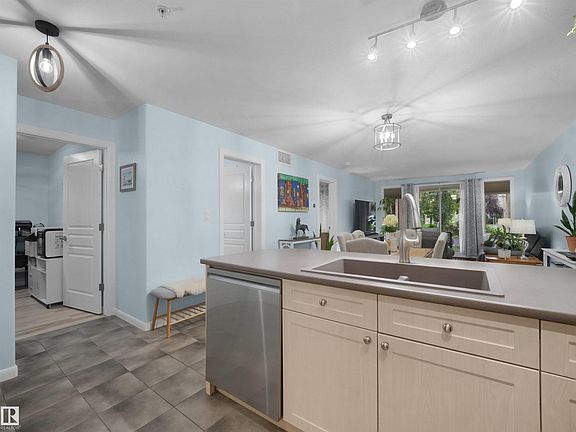 3rd image of 400 Palisades Way #132