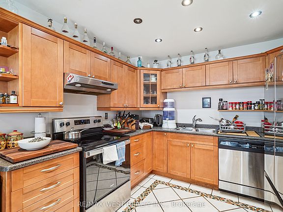 2nd image of 52 Old Burnhamthorpe Rd #2