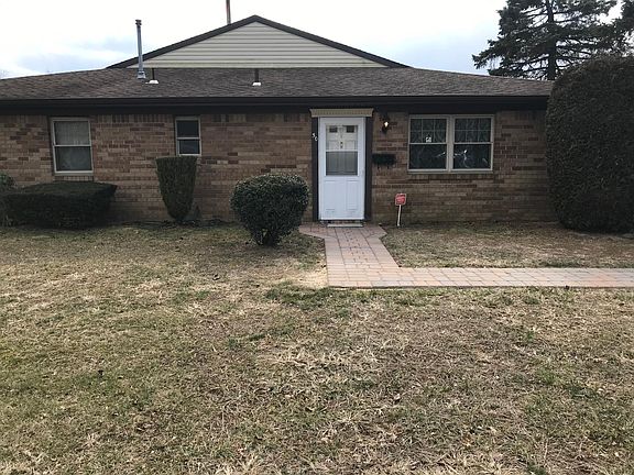 2nd image of 50 Adriana Ct #50