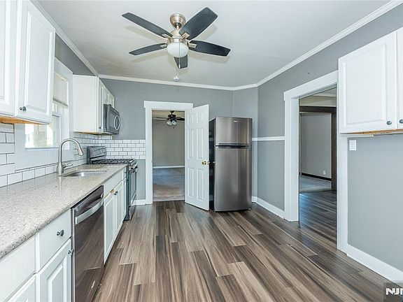 5th image of 1165 Ringwood Ave