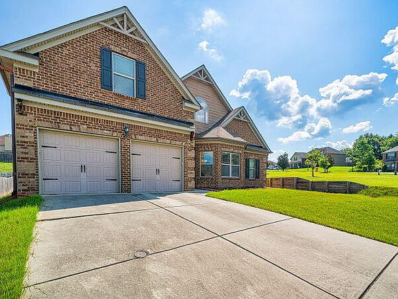 2nd image of 4011 Lakewood Drive