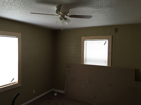 3rd image of 2121 Askew Ave