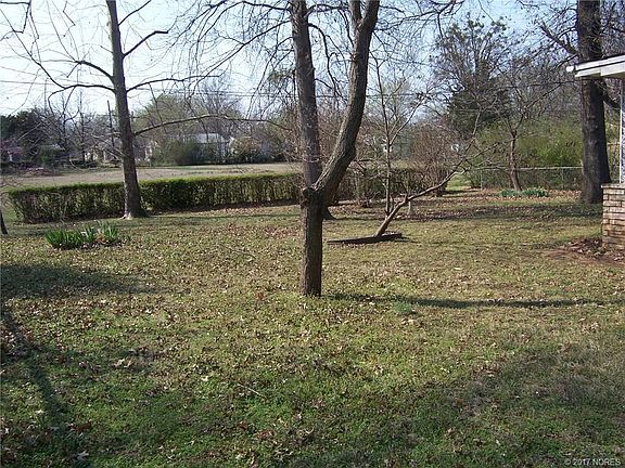 5th image of 1131 N Oklahoma Ave