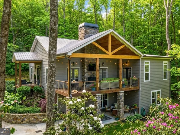 112 Springhill Ln, Clarkesville, GA 30523