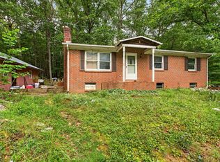 26 Christian Ln, Swoope, VA 24479