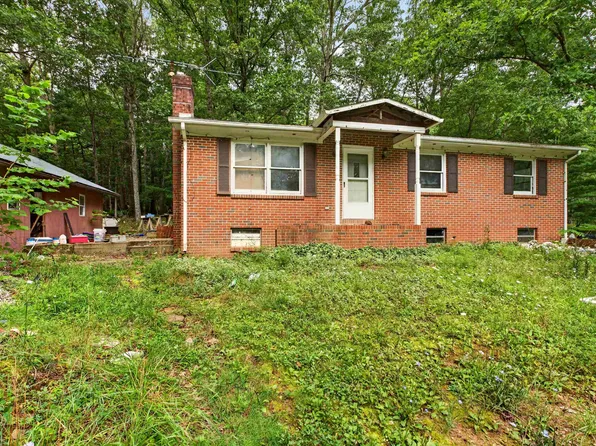 26 Christian Ln, Swoope, VA 24479