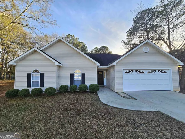 109 Carriage Trce, Barnesville, GA 30204