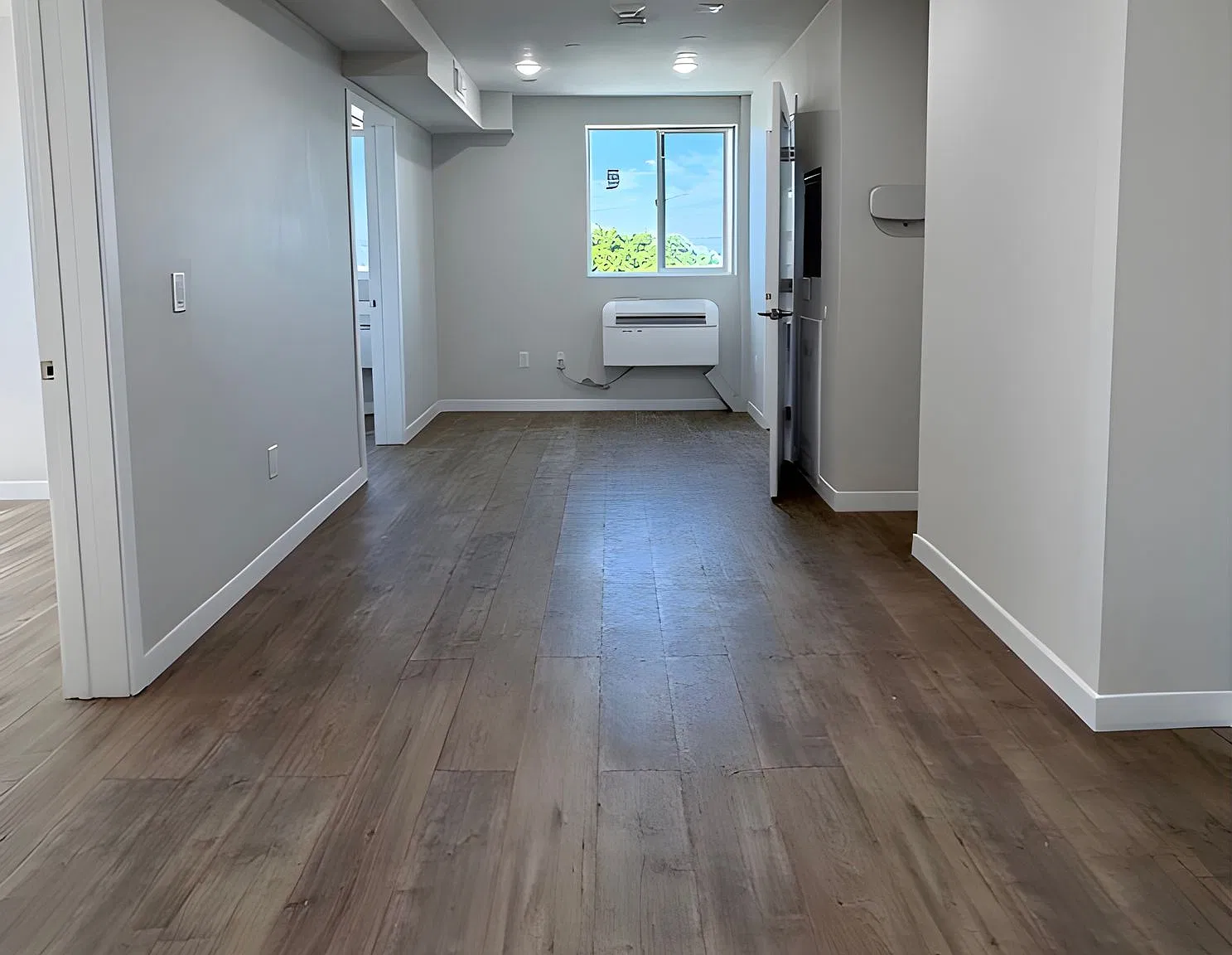 4186 Western Ave — Photo 1