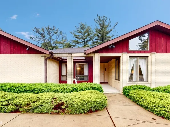 4286 White Birch Dr, Lisle, IL 60532