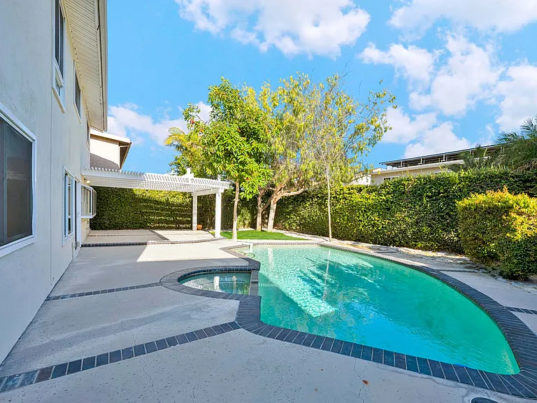 9882 Kings Canyon Dr — Photo 34
