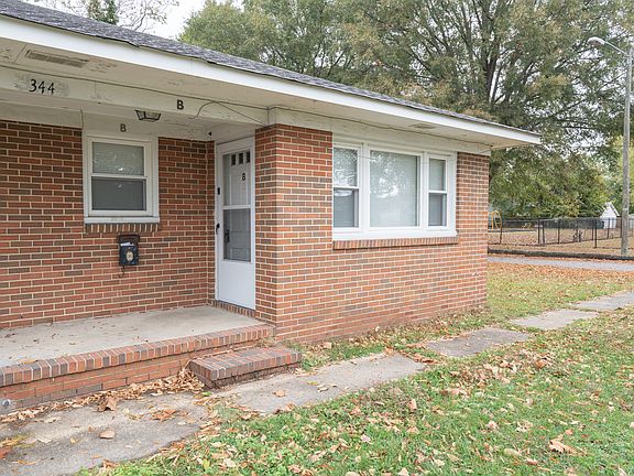 2nd image of 344 Woodview Ave #B