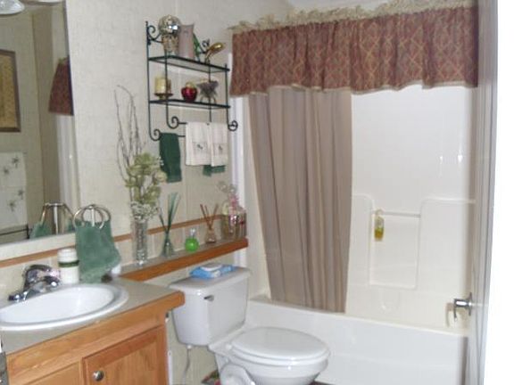 4th image of 825 Carol St