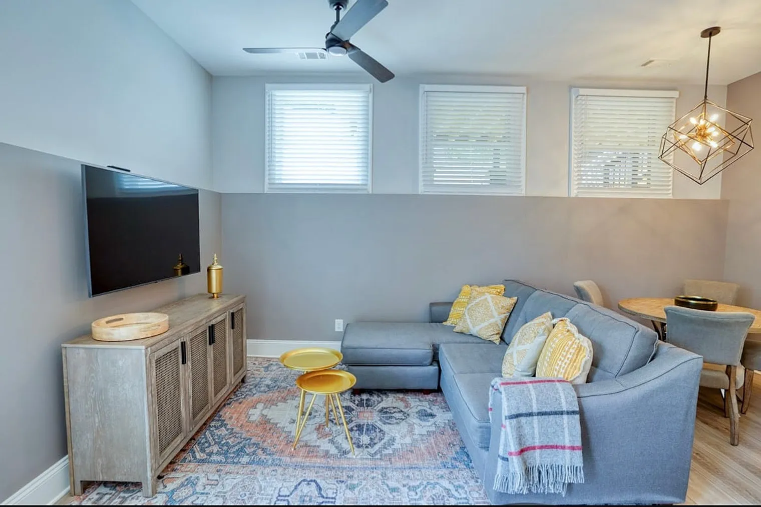 1 bed, 1.0 bath, 1001 sqft, $3,424 — Photo 1
