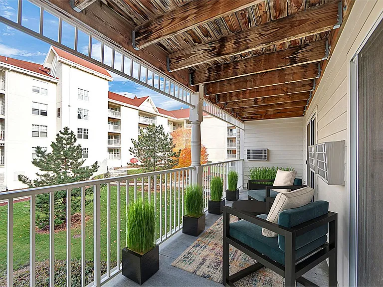 Rivers Edge Apartments — Photo 12