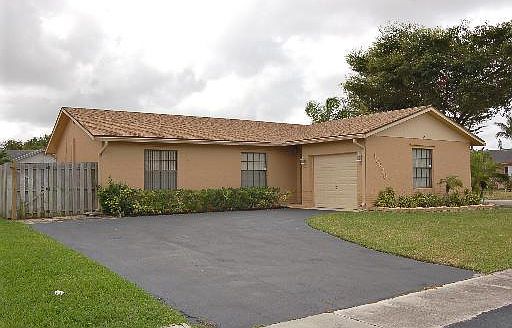 4th image of 10821 NW 21st Ct