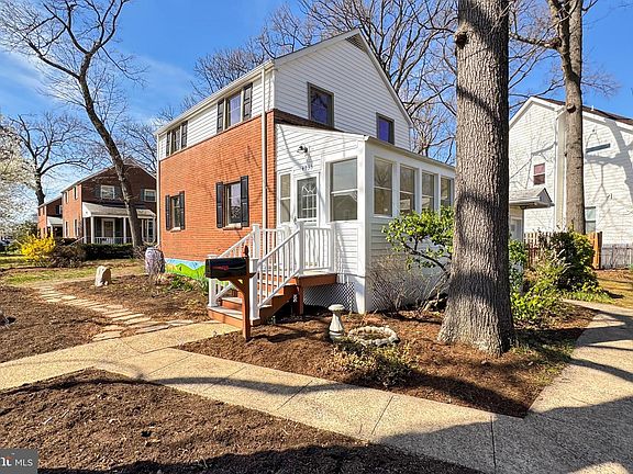 3rd image of 4755 1st St N
