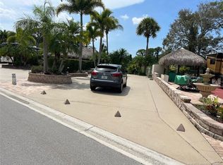 32 NW Boundary Dr, Port Saint Lucie, FL 34986