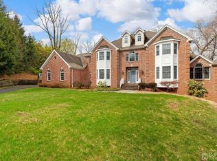 50 Stephanie Dr, Stirling, NJ 07980