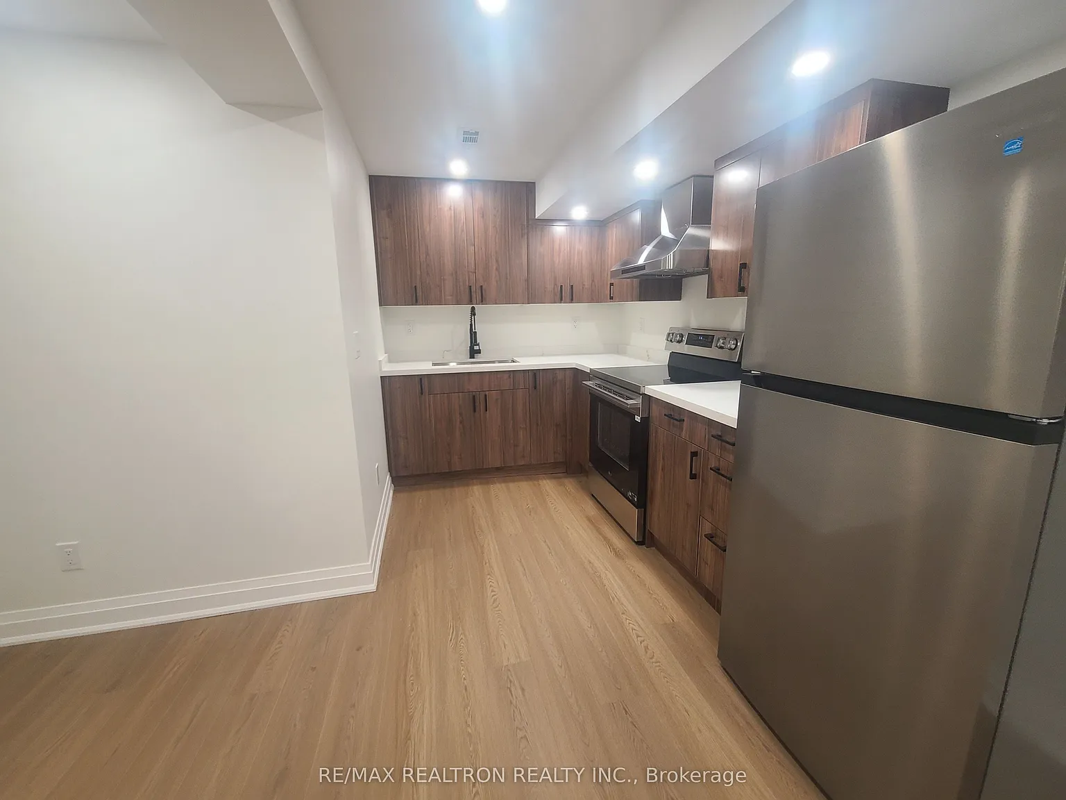 2 bed, $1,650 — Photo 4