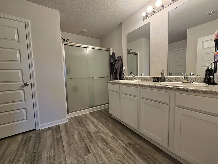 4404 White Cedar Ct — Photo 6
