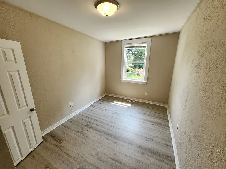 1342 N Broadway Ave #1 — Photo 12