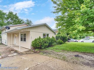 221 Ferndale Dr, Round Lake Beach, IL 60073