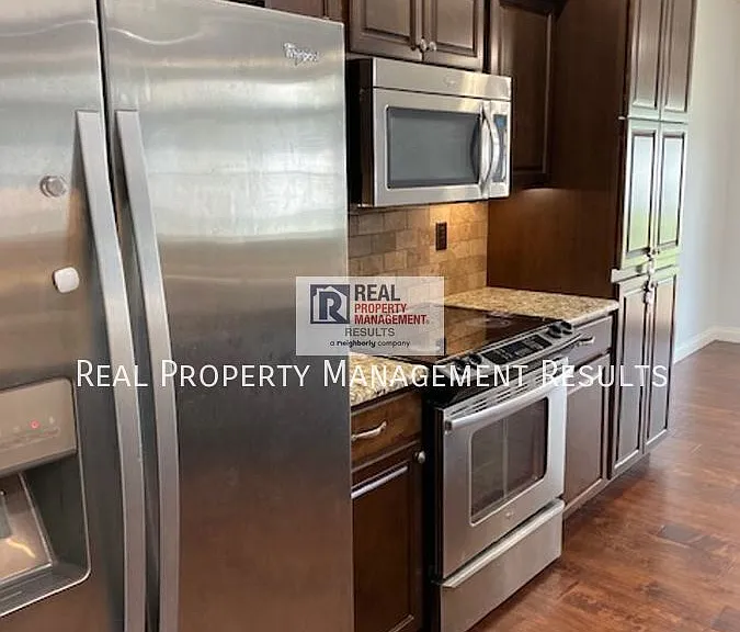 9399 Millicent Ct — Photo 11