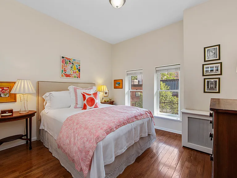9 E 10th St #5F — Photo 10