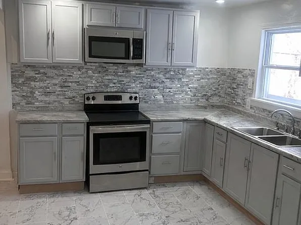 6041 Jackson Ave, Kansas City, MO 64130